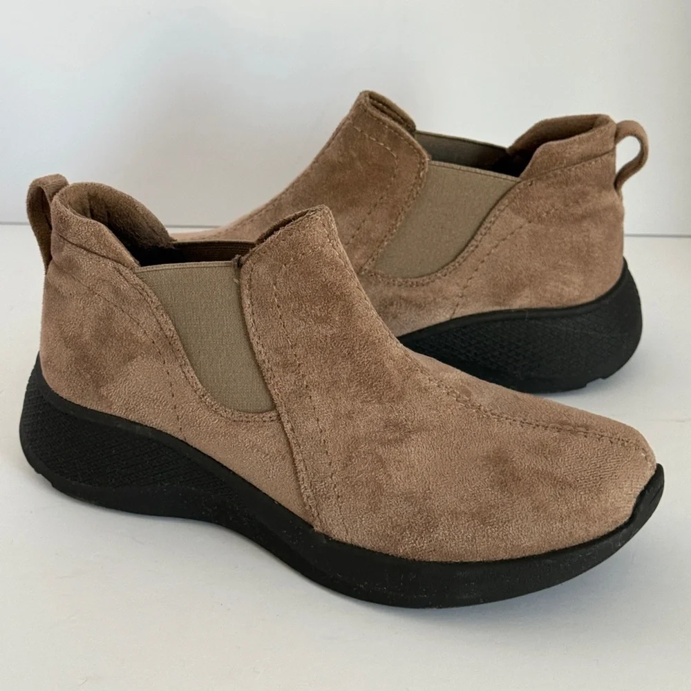 Earth Originals Dayana Women’s Brown Slip-on Boots Faux Suede Size 6.5